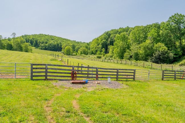 688 Gibson Knob Rd, Home with 0 bedrooms, 0 bathrooms and null parking in Laurel Fork VA | Image 52