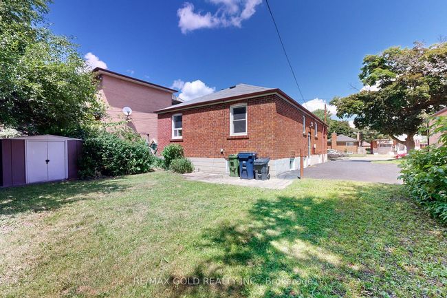 1362 Pharmacy Ave, House other with 5 bedrooms, 3 bathrooms and 3 parking in Scarborough ON | Image 41
