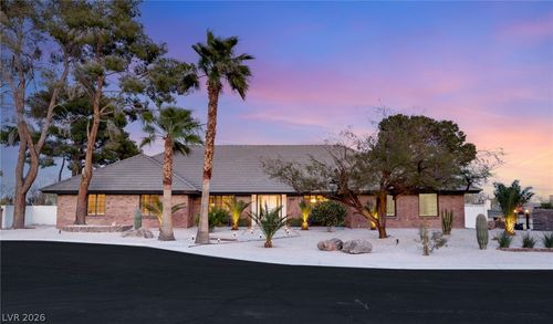 2713 S Miller Ln, Las Vegas, NV, 89117-2602 | Card Image