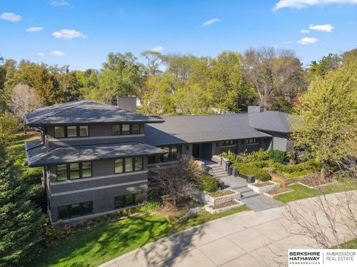 1718 Ridgewood Ave, Omaha, NE, 68124-1319 | Card Image