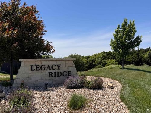 2129 Royal Ridge Cir, Manhattan, KS, 66503-8930 | Card Image