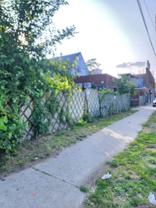 103 Van Wyck Expy, South Richmond Hill, NY, 11419 | Card Image