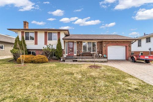 32 Wellbrook Boulevard, Welland, ON, L3C5T4 | Card Image