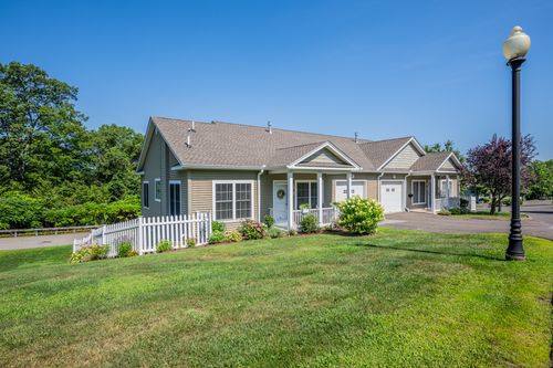 apt-d3-174 Wallens St, Winsted, CT, 06098-1375 | Card Image