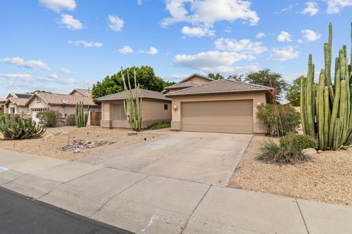 8368 W Paradise Dr, Peoria, AZ, 85345-8133 | Card Image