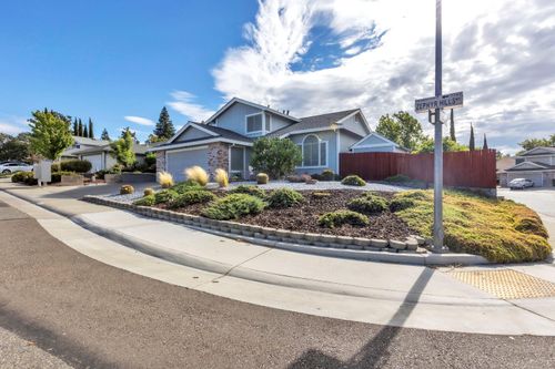 7742 Zephyr Hills Way, Antelope, CA, 95843-2459 | Card Image