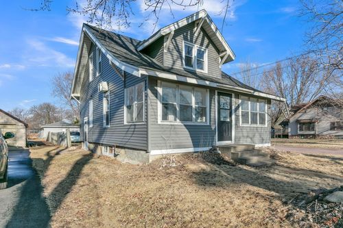 812 N Main St, Winthrop, MN, 55396-2403 | Card Image