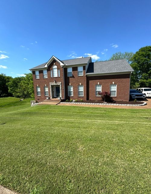 121 Buckhaven Dr, Hendersonville, TN, 37075-6913 | Card Image