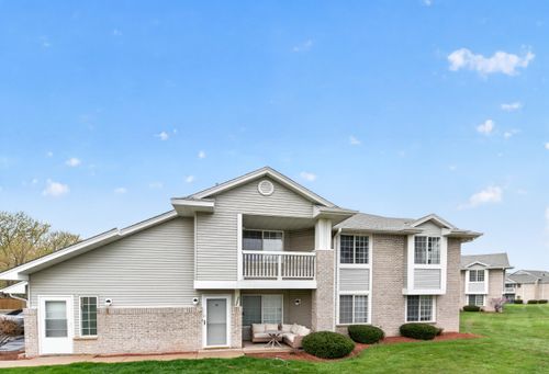 6996 S Rolling Meadows Ct, Oak Creek, WI, 53154 | Card Image