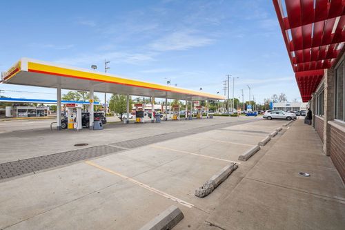 b-1605 S River Rd, Des Plaines, IL, 60018-2205 | Card Image