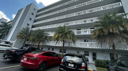 apt-407-320 Ne 12th Ave, Hallandale Beach, FL, 33009-4506 | Card Image