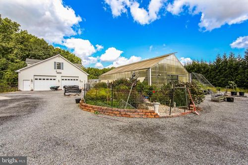 1096 Dexter Corner Rd, Townsend, DE, 19734-9236 | Card Image