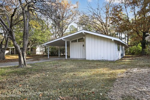 346 Queen Theresa Ln, Jackson, MS, 39209-2925 | Card Image