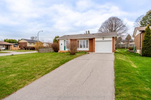2 Calgary Rd, Port Hope, ON, L1A3T8 | Card Image