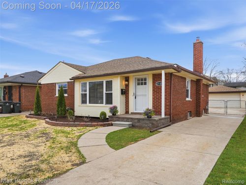 21324 Yale St, Saint Clair Shores, MI, 48081-1804 | Card Image