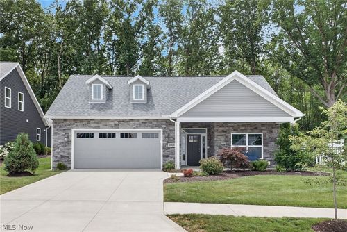 2060 Hawthorn Ct, North Canton, OH, 44720-1135 | Card Image