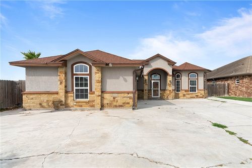 9 Arden Ct, Corpus Christi, TX, 78414-5855 | Card Image
