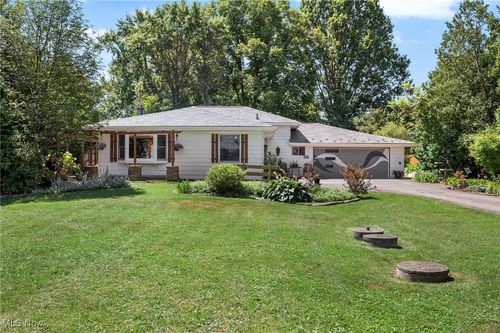 696 Lyonswood Dr, Hinckley, OH, 44233-9467 | Card Image