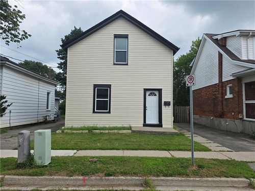 109 Sydenham St, Brantford, ON, N3R3Y7 | Card Image
