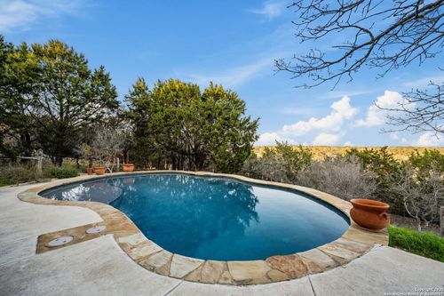124 Hoskins Trl, Boerne, TX, 78006-7987 | Card Image
