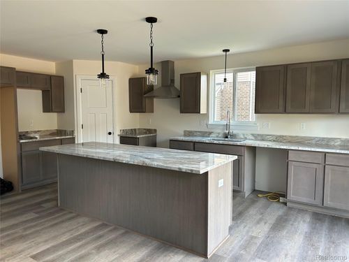 42541 Colonial Rd, Van Buren Twp, MI, 48111-3383 | Card Image