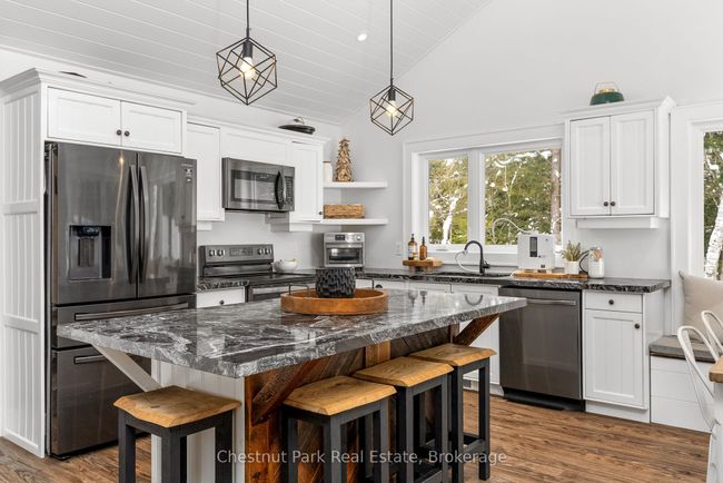 1010 Leonard Lake Rd, House other with 3 bedrooms, 3 bathrooms and 6 parking in Bracebridge ON | Image 8