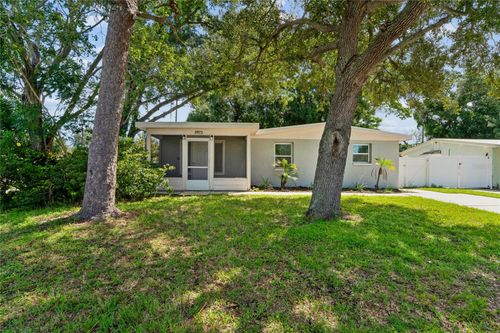 8975 69th St N, PINELLAS PARK, FL, 33782-4513 | Card Image