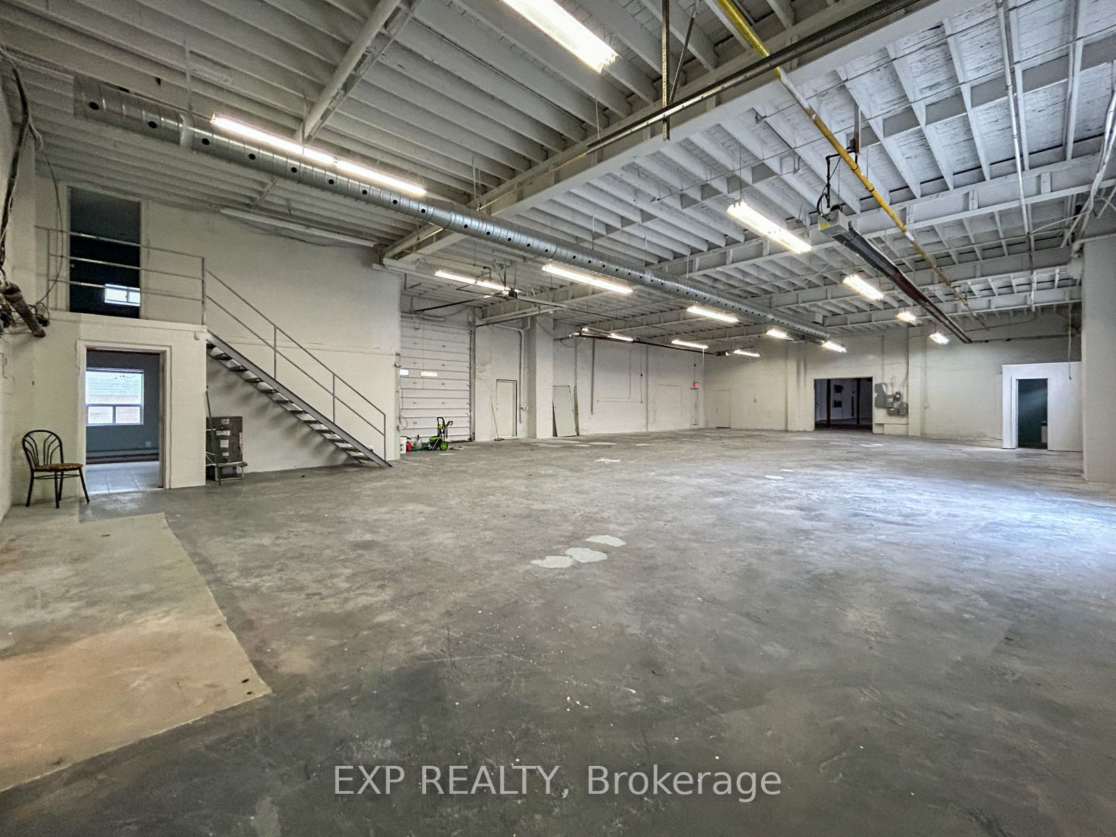 Commercial Lease in Toronto W04 5