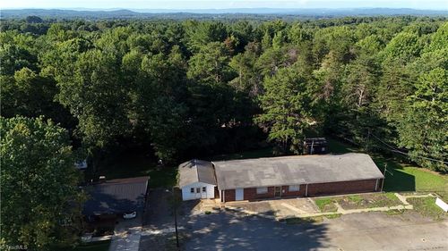 4218 Nc 268, Ararat, NC, 27007-8130 | Card Image