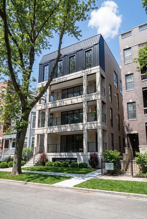 3n-822 W Aldine Avenue, Chicago, IL, 60657 | Card Image