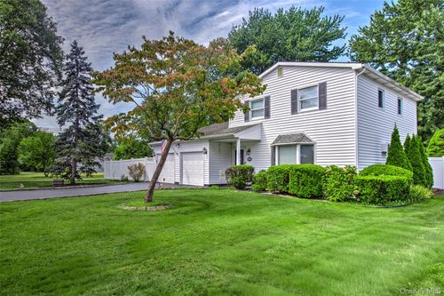 170 Clinton Ave, E Patchogue, NY, 11772-6191 | Card Image