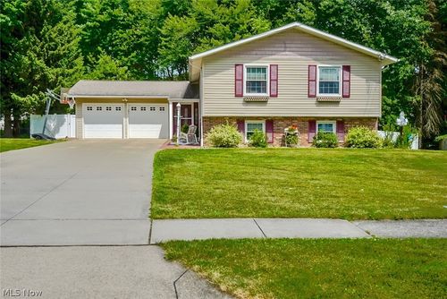 267 High Point Cir, Tallmadge, OH, 44278-2453 | Card Image
