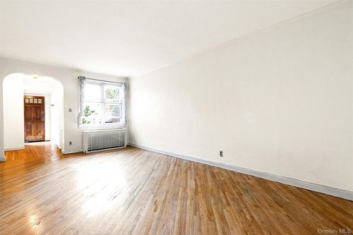 1st-67 Selfridge St, Forest Hills, NY, 11375-5739 | Card Image