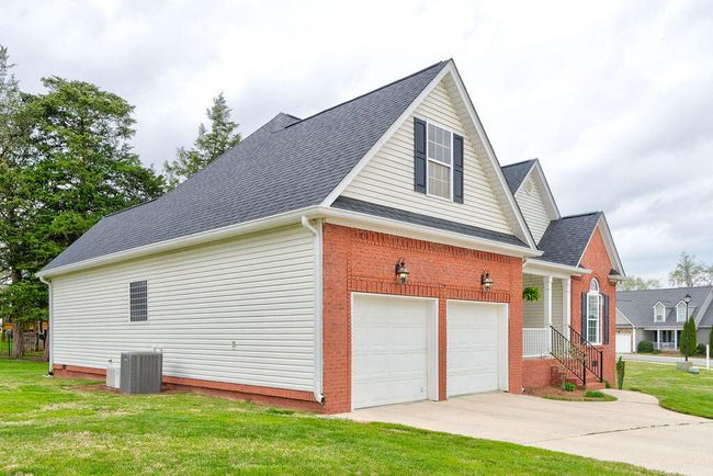 200 Hunting Ridge Cir, House other with 3 bedrooms, 2 bathrooms and null parking in Rock Spring GA | Image 4