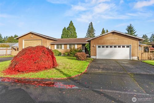 180 Scenic View Dr, Longview, WA, 98632-5889 | Card Image