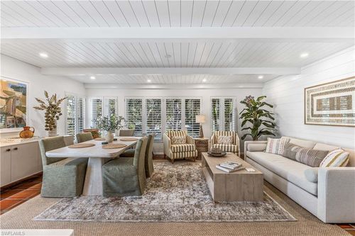 282 4th St S, NAPLES, FL, 34102-6317 | Card Image