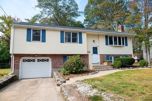 94 Highland St, Milford, MA, 01757-1871 | Card Image