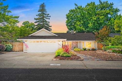 1308 Carnation Court, Roseville, CA, 95661 | Card Image