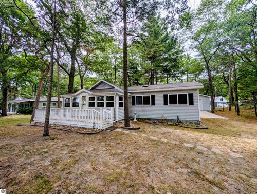 5430 E 9th St, Au Gres, MI, 48703-9579 | Card Image