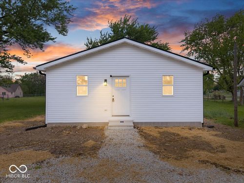 2818 D Ave, New Castle, IN, 47362-3009 | Card Image