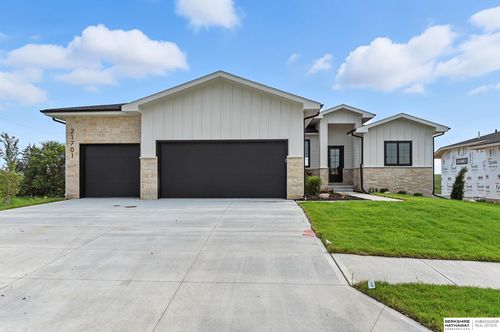 21701 B St, Elkhorn, NE, 68022 | Card Image