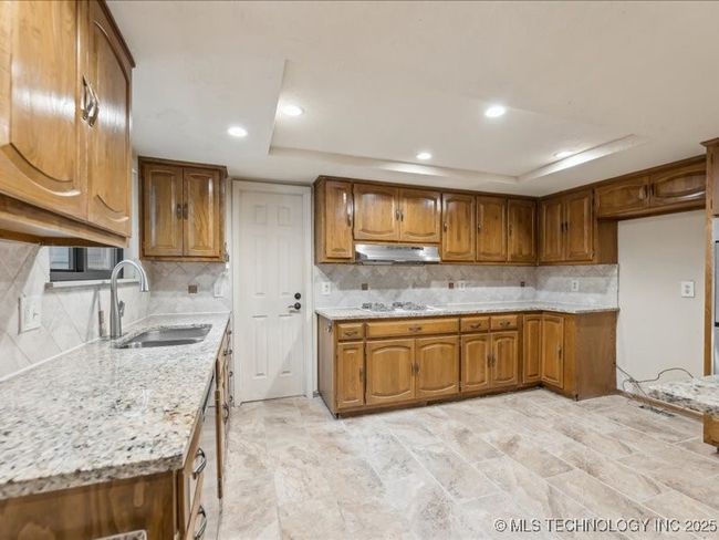 16 - 2832 84 Th St, Condo with 3 bedrooms, 2 bathrooms and null parking in Tulsa OK | Image 7