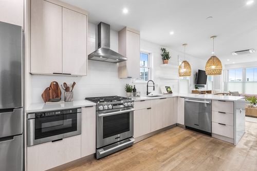 360-360 Athens St, Boston, MA, 02127 | Card Image