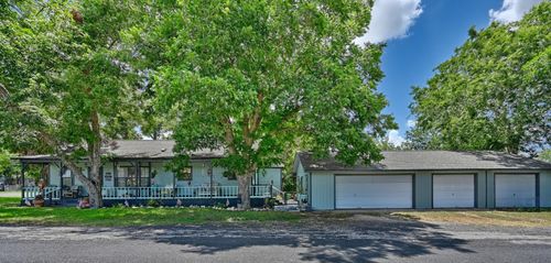 411 Bohlmann Avenue, Schulenburg, TX, 78956 | Card Image