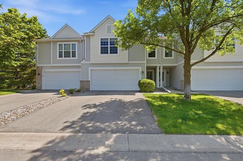 375 Wagon Wheel Ln, Chaska, MN, 55318-1576 | Card Image