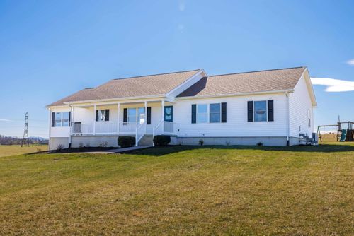 810 Rockfish Rd, Waynesboro, VA, 22980-6303 | Card Image