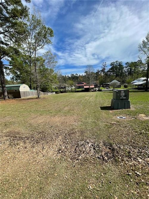 31140 Dendinger Mill Rd, Springfield, LA, 70462-8864 | Card Image