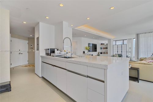 apt-a1421-520 Brickell Key Dr, Miami, FL, 33131-2614 | Card Image