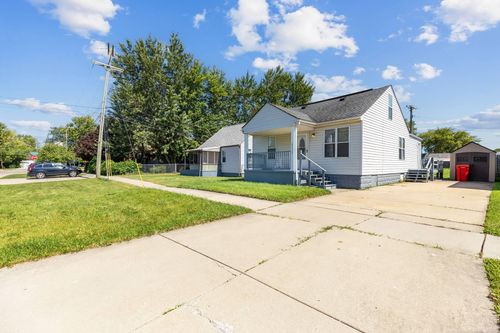 29920 Pinehurst St, Roseville, MI, 48066-4610 | Card Image