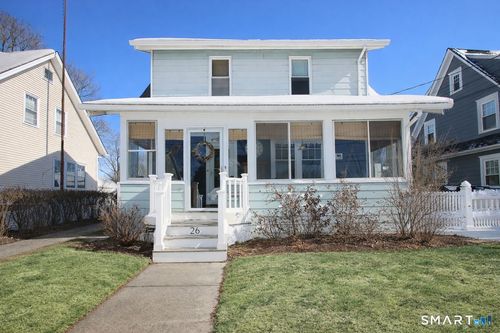 26 Essex St, Fairfield, CT, 06825-1912 | Card Image